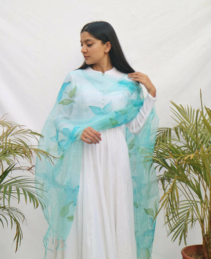 Full Daisies Organza Dupatta In Blue
