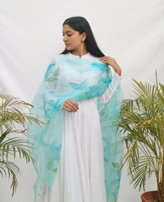 Full Daisies Organza Dupatta In Blue